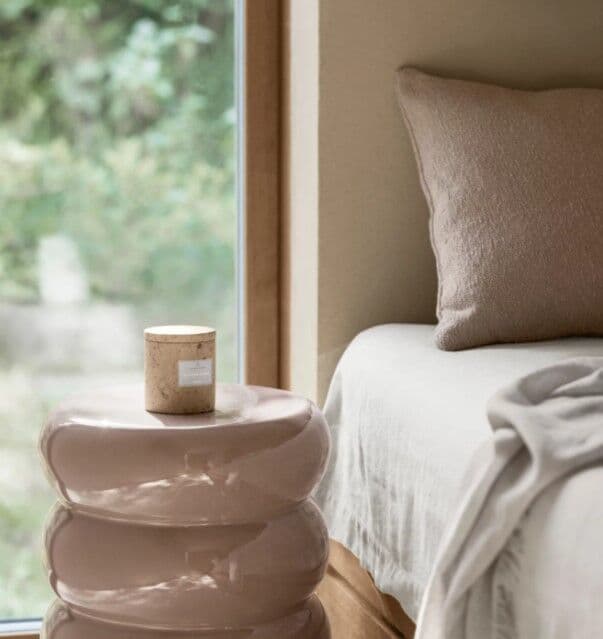 BLOMUS Ароматна свещ FRABLI, размер L – аромат Cotton Island – цвят Travertine