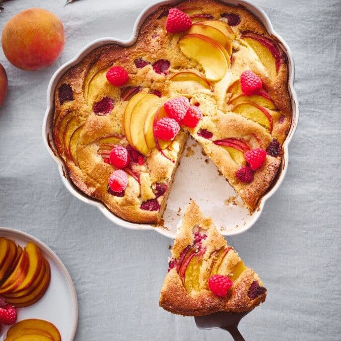 EMILE HENRY Керамична форма сърце „MADELEINE HEART DISH“ – цвят бонбонено розово