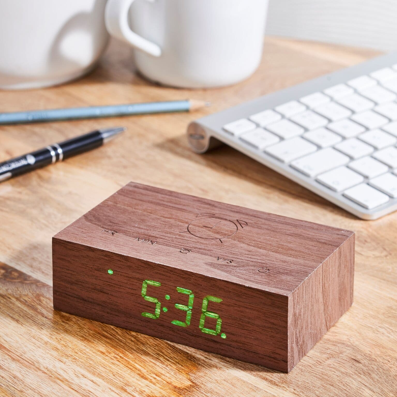 GINGKO Часовник/будилник “Flip Cilck Clock“ – орехово дърво със зелени цифри