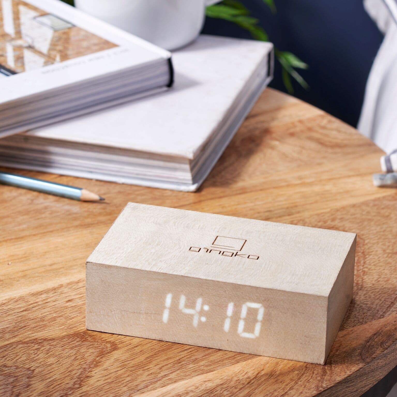 GINGKO Часовник/будилник “Flip Cilck Clock“ – бял клен