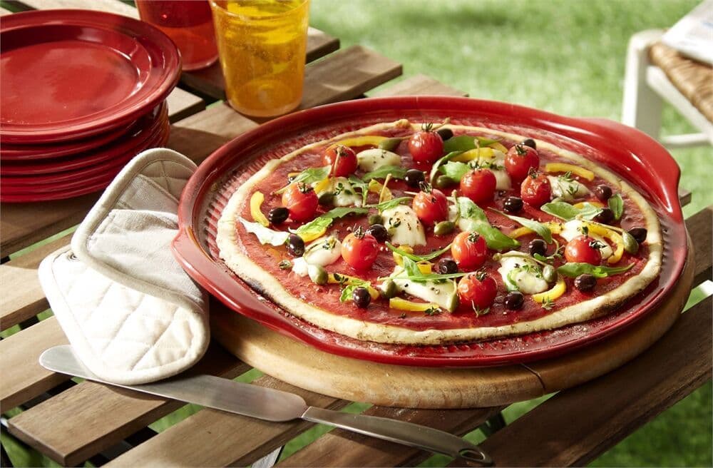 EMILE HENRY Керамична плоча за пица „RIDGED PIZZA STONE“ – Ø 40 см – цвят червен
