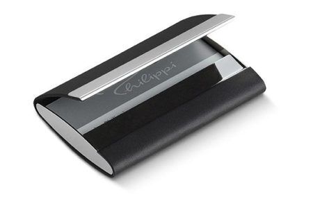 <br /><hr><br /><p><span style="font-size: large;">Двоен визитник GIORGIO</span></p>
<p><strong>Материал:</strong> кожа, полиран никел, магнит</p>
<p><strong>Размер:</strong> 9,5 х 6,5 х 2 см</p>
<p><strong>Цвят:</strong> черен</p>
<p><em><strong>Design: Flip Design </strong></em></p><br />Марка: PHILIPPI <br />Модел: PH 180084<br />Доставка: 2-4 работни дни<br />Гаранция: 2 години