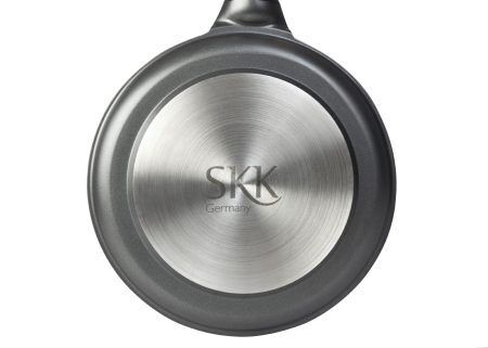 <p><strong style="font-size: large;">SKK Индукционен тиган WOK с мобилна дръжка и капак</strong><br />• <strong>Материал:</strong> Ръчно лят алуминий с вградена стоманена вложка в дъното<br />• <strong>Покритие: Ново поколение </strong><span>незалепващо покритие на швейцарската марка <strong>ILAG </strong></span><span><br /></span>• <strong>Капак: </strong>стъкло и силиконов пръстен<br />• <strong>Диаметър:</strong> Ø 30 см<br />• <strong>Височина:</strong> 8,5 см<br />• <strong>Дръжка:</strong> мобилна / сваляща се/  <br />• <strong>Производител: SKK / Германия</strong><br /><strong>• Подходящ за: </strong></p>
<p><img src="{{media url="/file_12.jpg"}}" alt="" width="300" /></p><br />Марка: SKK <br />Модел: SKK 14976<br />Доставка: 2-4 работни дни<br />Гаранция: 2 години