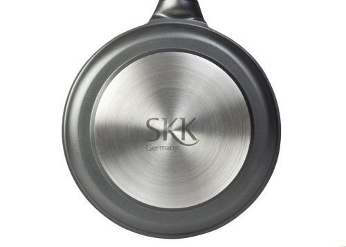 <p><strong style="font-size: large;">SKK Индукционен тиган WOK с мобилна дръжка и капак</strong><br />• <strong>Материал:</strong> Ръчно лят алуминий с вградена стоманена вложка в дъното<br />• <strong>Покритие: Ново поколение </strong><span>незалепващо покритие на швейцарската марка <strong>ILAG </strong></span><span><br /></span>• <strong>Капак: </strong>стъкло и силиконов пръстен<br />• <strong>Диаметър:</strong> Ø 30 см<br />• <strong>Височина:</strong> 8,5 см<br />• <strong>Дръжка:</strong> мобилна / сваляща се/  <br />• <strong>Производител: SKK / Германия</strong><br /><strong>• Подходящ за: </strong></p>
<p><img src="{{media url="/file_12.jpg"}}" alt="" width="300" /></p><br />Марка: SKK <br />Модел: SKK 14976<br />Доставка: 2-4 работни дни<br />Гаранция: 2 години