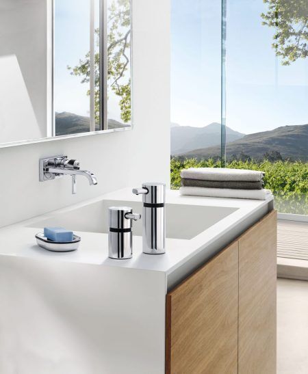 <p><span style="font-size: small;"><strong>BLOMUS Поставка за сапун AREO - полирана</strong></span> <br /> • <strong>Височина:</strong> 2,5 см <br />• <strong>Размери:</strong> 9,5 х 14,5 см <br />• <strong>Материал:</strong> полирана неръждаема стомана<br /> • <strong>Производител: </strong>BLOMUS, Германия <br /> <em><strong>DESIGN: Flöz Design</strong></em></p><br />Марка: BLOMUS <br />Модел: BLOMUS 68810<br />Доставка: 2-4 работни дни<br />Гаранция: 2 години