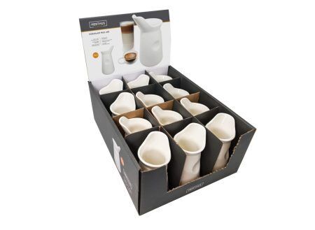 <p><span style="font-size: small;"><strong>Vin Bouquet Порцеланова каничка за мляко - 270 мл.</strong></span></p>
<p><span>Тегло: 0.294 кг.<br />Вместимост: 0.270 л.<br /></span><span>Материал: Порцелан</span><br /><span>Производител: </span><strong>Vin Bouquet, Испания</strong><br /><br /></p><br />Марка: Vin Bouquet <br />Модел: VB FIH 419<br />Доставка: 2-4 работни дни<br />Гаранция: 2 години