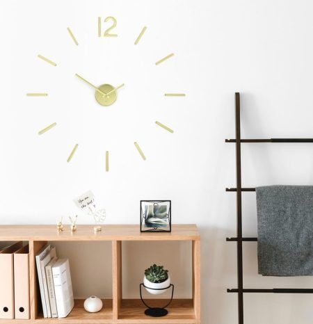 <p><span style="font-size: small;"><strong>UMBRA Часовник за стена “BLINK“ <br /></strong></span> •<strong> Цвят:</strong> месинг<br /> • <strong>В комплект с шаблони за монтаж и двойнозалепващи ленти 3M</strong><br />• <strong>Материал:</strong> алуминий<br /> • <strong>Безшумен механизъм </strong><br />• <strong>Захранване: </strong>1 бр батерия АА ( не са включени) <br /><strong>Производител: UMBRA / Канада </strong><br /><em><strong>DESIGN: ЕDWARD LEE & ADRIENNA MATZEG</strong></em></p><br />Марка: Umbra HK Limited <br />Модел: UMBRA 1013169-104<br />Доставка: 2-4 работни дни<br />Гаранция: 2 години