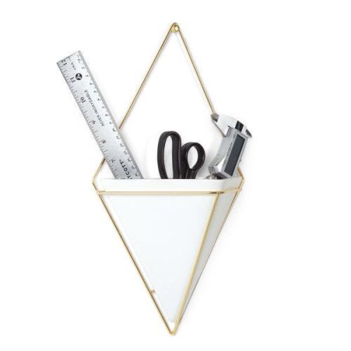 <p><span style="font-size: small;"><strong>UMBRA Декорация за стена “TRIGG“ - голяма <br />• </strong></span><strong>Цвят:</strong> бял / месинг мат<br />• <strong>Размери: </strong>22,2 х 9,5 х 38,7 см<br />• <strong>Материал:</strong> керамика, метал<br /><strong>Производител: UMBRA / Канада</strong><br /> <em><strong>DESIGN: MOE TAKEMURA</strong></em></p><br />Марка: Umbra HK Limited <br />Модел: UMBRA 470752-524<br />Доставка: 2-4 работни дни<br />Гаранция: 2 години