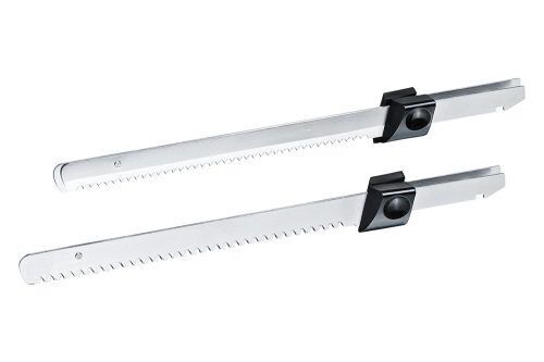 <p><strong>ROMMELSBACHER Eлектрически нож EM 150</strong><br />• <strong>Мощност:</strong> 120 W <br />• <strong>Захранване:</strong> 230 V, 50 Hz <br />• <strong>Материал:</strong> пластмасова конструкция, неръждаема стомана <br />• <strong>Мотор с ниски вибрации при работа</strong><br />• <strong>Максимално оперативно време: </strong> 15 минути, оставете уреда да се охлади хубаво и да достигне до стайна температура след приключване на работа <br />• <strong>2 броя двойни ножове за рязане на хранителни продукти:</strong><br /> – Нож с острие с едри зъби за рязане на замразени продукти <br />– Нож с острие със ситни зъби за рязане различни видове хранителни продукти <br />•<strong> Дължина на острието на ножовете:</strong> 15 см <br />• <strong>Бутон за включване и изключване</strong> <br />• <strong>Бутон за освобождаване на ножовете</strong><br />• <strong>Бутон за безопасност</strong><br />• <strong>Дръжка за удобен захват при употреба </strong><br />• <strong>Лесно почистване</strong><br />• <strong>Подходящ за разане на хляб, месо, колбаси, сирена, зеленчуци и сладкиши </strong><br />• <strong>Цвят: </strong>черен <br />• <strong>Размери:</strong> 5,9 x 43 x 10,5 cm <br />• <strong>Гаранция 24 месеца!</strong></p>
<p><em><span style="color: #ff0000;">Уредът е проектиран за максимално оперативно време от 15 минути. Когато достигнете този период от време, трябва да изчакате поне 5 минути, докато уредът се охлади. Ако не спазвате това, можете да повредите мотора на уреда!</span></em></p>
<li>Не използвайте ножа върху метални и полирани повърхности. </li>
<li>Не използвайте ножа за рязане на кости и кокали. Приставката с по-фините (по-дребните) остриета не е подходяща за рязане на замразена храна.<br /><strong>Производител: ROMMELSBACHER / Германия</strong></li><br />Марка: ROMMELSBACHER <br />Модел: EM 150<br />Доставка: 2-4 работни дни<br />Гаранция: 2 години