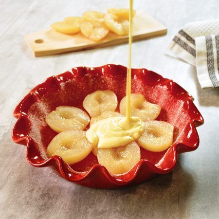 <p><strong>EMILE HENRY Керамична форма за пай "RUFFLED PIE DISH"</strong><br />• <strong>Ръчно изработена от 100% естествени материали<br />• Устойчива на температури: </strong>- 20º С до + 270º С<strong><br />• Равномерно разпределение на топлината<br />• Задържа топлината на ястието по-дълго от обикновените съдове<br />• Висока устойчивост на надраскване <br /></strong>• <strong>Материал:  <span style="color: #ff0000;">HR® Ceramic (High Resistance) <span style="color: #000000;">/</span></span></strong><span style="color: #ff0000;"><span style="color: #000000;"> Високо устойчива керамика</span></span><strong><span style="color: #ff0000;"><span style="color: #000000;"> / </span><br /><span style="color: #000000;">• Без съдържание на олово, кадмий и никел</span><br /><span style="color: #000000;">• Размер: </span></span></strong><span style="color: #ff0000;"><span style="color: #000000;">Ø</span></span><span style="color: #ff0000;"><span style="color: #000000;"> </span></span><span style="color: #ff0000;"><span style="color: #000000;">27 см х  6 см (h)<br /></span></span><span style="color: #ff0000;"><span style="color: #000000;">• <strong>Вместимост:</strong> 1 литър</span><br /><span style="color: #000000;"><strong>• Тегло: </strong>1,15 кг</span><br /><span style="color: #000000;">• <strong>Цвят: </strong>червен</span><br /><span style="color: #000000;">• <strong>Подходяща за: </strong>фурна / микровълнова фурна / фризер / съдомиялна машина</span><br /><strong><span style="color: #000000;">Производител: EMILE HENRY / Франция</span></strong></span></p><br />Марка: Emile Henry <br />Модел: EH 6187-34<br />Доставка: 2-4 работни дни<br />Гаранция: 2 години