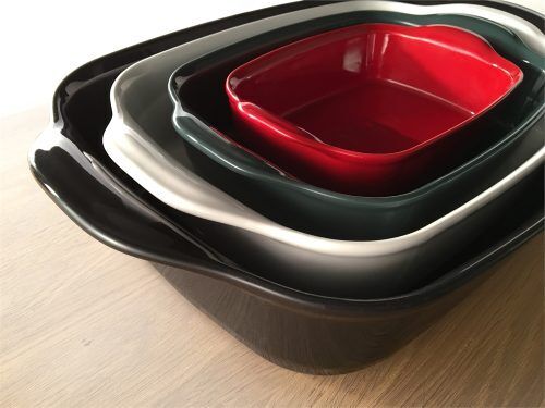 <p><strong>EMILE HENRY Керамична правоъгълна тава за печене "LARGE RECTANGULAR OVEN DISH"</strong><br />• <strong>Ръчно изработена от 100% естествени материали<br />• Устойчива на температури: </strong>- 20º С до + 270º С<strong><br />• Равномерно разпределение на топлината<br />• Задържа топлината на ястието по-дълго от обикновените съдове<br />• Висока устойчивост на надраскване <br /></strong>• <strong>Материал:  <span style="color: #ff0000;">HR® Ceramic (High Resistance) <span style="color: #000000;">/</span></span></strong><span style="color: #ff0000;"><span style="color: #000000;"> Високо устойчива керамика</span></span><strong><span style="color: #ff0000;"><span style="color: #000000;"> / </span><br />• <span style="color: #000000;">Без съдържание на олово, кадмий и никел</span><br /><span style="color: #000000;">• Външен размер вкл.дръжките: </span></span></strong><span style="color: #ff0000;"><span style="color: #000000;">22 х 14,5 х 5,5 см</span></span><span style="color: #ff0000;"><br /><strong><span style="color: #000000;">• Вътрешен размер: </span></strong><span style="color: #000000;">18 х 12,5 х 5 см<br /></span></span><span style="color: #ff0000;"><span style="color: #000000;">• <strong>Вместимост:</strong> 0,7 литра</span><br /><span style="color: #000000;"><strong>• Тегло: </strong>0,66 кг</span><br /><span style="color: #000000;">• <strong>Цвят: </strong>черен</span><br /><span style="color: #000000;">• <strong>Подходяща за: </strong>фурна / микровълнова фурна / фризер / съдомиялна машина</span><br /><strong><span style="color: #000000;">Производител: EMILE HENRY / Франция</span></strong></span></p><br />Марка: Emile Henry <br />Модел: EH 9649-79<br />Доставка: 2-4 работни дни<br />Гаранция: 2 години