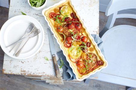 <p><strong>EMILE HENRY Керамична плитка провоъгълна форма за тарт "SLIM RECTANGULAR TART DISH" </strong><br />• <strong>Ръчно изработена от 100% естествени материали<br />• Устойчива на температури: </strong>- 20º С до + 270º С<strong><br />• Равномерно разпределение на топлината<br />• Задържа топлината на ястието по-дълго от обикновените съдове<br />• Висока устойчивост на надраскване <br /></strong>• <strong>Материал:  <span style="color: #ff0000;">HR® Ceramic (High Resistance) <span style="color: #000000;">/ </span></span></strong><span style="color: #ff0000;"><span style="color: #000000;">Високо устойчива керамика</span></span><strong><span style="color: #ff0000;"><span style="color: #000000;"> / </span><br />• <span style="color: #000000;">Без съдържание на олово, кадмий и никел</span><br /><span style="color: #000000;">• Външен размер вкл.дръжките: </span></span></strong><span style="color: #ff0000;"><span style="color: #000000;">36,5 х 15 х 5 см</span></span><span style="color: #ff0000;"><br /><strong><span style="color: #000000;">• Вътрешен размер: </span></strong><span style="color: #000000;">34,5 х 13 х 4</span><span style="color: #000000;"> см<br /></span></span><span style="color: #ff0000;"><span style="color: #000000;">• <strong>Вместимост:</strong> 1,3 литра</span><br /><span style="color: #000000;"><strong>• Тегло: </strong>1,09 кг</span><br /><span style="color: #000000;">• <strong>Цвят: </strong>екрю</span><br /><span style="color: #000000;">• <strong>Подходяща за: </strong>фурна / микровълнова фурна / фризер / съдомиялна машина</span><br /><strong><span style="color: #000000;">Производител: EMILE HENRY / Франция</span></strong></span></p><br />Марка: Emile Henry <br />Модел: EH 6034-02<br />Доставка: 2-4 работни дни<br />Гаранция: 2 години