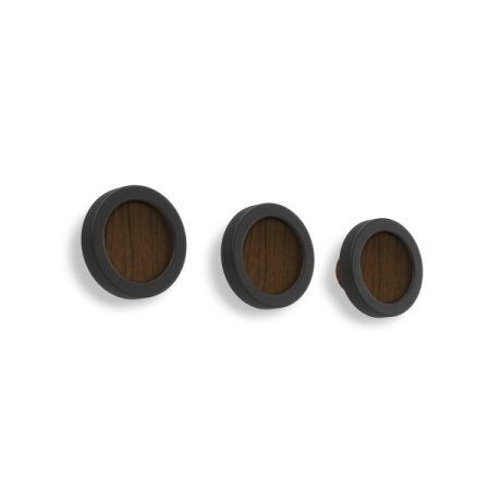 <p><span style="font-size: small;"><strong>UMBRA Комплект от 3 бр закачалки “HUB“</strong></span><br /><span style="font-size: small;"><strong>• </strong></span><strong>Цвят: </strong>черен / орех<br />•<strong> Закачане на стена (с включени елементи)</strong><br />• <strong>Размер на 1 бр закачалка:</strong> 7 x 7 х 7 cм<br />•<strong> Тегло:</strong> 0,200 кг<br />• <strong>Размер на опаковката:</strong> 22 х 8 х 9 см<br />• <strong>Материал:</strong> естествено дърво, метал, гума<br />• <strong>Максимално натоварване на всяка закачалка:</strong> 2,3 кг<br /><strong>Производител: UMBRA / Канада<br /></strong><em><strong>DESIGN: JORDAN MURPHY</strong></em></p><br />Марка: Umbra HK Limited <br />Модел: UMBRA 318833-048<br />Доставка: 2-4 работни дни<br />Гаранция: 2 години