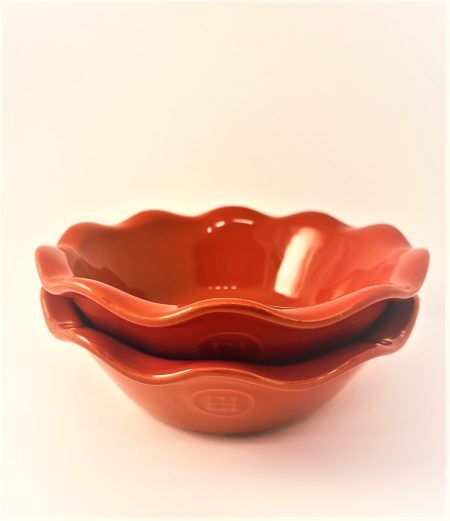 <p><strong>EMILE HENRY Комплект 2 броя малки форми за пай "2 MINI PIE DISH" <br />• </strong><strong><br />• <strong>Ръчно изработени от 100% естествени материали<br />• Устойчиви на температури: </strong>- 20º С до + 270º С<strong><br />• Равномерно разпределение на топлината<br />• Задържат топлината на ястието по-дълго от обикновените съдове<br />• Висока устойчивост на надраскване <br /></strong>• <strong>Материал:  <span style="color: #ff0000;">HR® Ceramic (High Resistance) <span style="color: #000000;">/</span></span></strong><span style="color: #ff0000;"><span style="color: #000000;"> Високо устойчива керамика</span></span><strong><span style="color: #ff0000;"><span style="color: #000000;"> / </span><br /><span style="color: #000000;">• Без съдържание на олово, кадмий и никел</span><br /><span style="color: #000000;">• Размери: </span></span></strong></strong><span style="color: #ff0000;"><span style="color: #000000;">Ø</span></span><span style="color: #ff0000;"><span style="color: #000000;"> </span></span><span style="color: #ff0000;"><span style="color: #000000;">12 см х 4 см (h)</span></span><strong><span style="color: #ff0000;"><span style="color: #000000;"><br /></span></span></strong><strong><span style="color: #ff0000;"><span style="color: #000000;">• <strong>Подходящи за: </strong>фурна / микровълнова фурна / фризер / съдомиялна машина</span><br /><strong><span style="color: #000000;">Производител: EMILE HENRY / Франция</span></strong></span></strong></p><br />Марка: Emile Henry <br />Модел: EH 9522-34<br />Доставка: 2-4 работни дни<br />Гаранция: 2 години