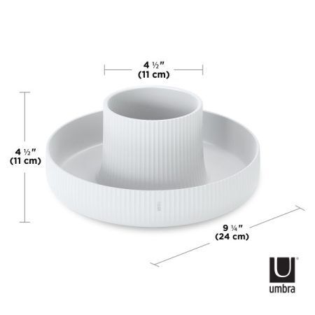<p><strong>UMBRA Керамична кашпа / огранайзер за аксесоари “FOUNTAIN“ - бял цвят</strong><br /><span><strong>• </strong></span><strong>Цвят:</strong><span> бял</span><br /><span>• </span><strong>Размери:</strong><span> Ø 25 х 12,7 см </span><br /><span>• </span><strong>Размери на опаковката: </strong><span>31 х 14 х 32 см.<br />• <strong>Материал:</strong> керамика</span><br /><span>• </span><strong>Тегло: </strong><span>1,400 кг</span><br /><strong>Производител: UMBRA / Канада</strong><br /><em><strong>DESIGN: <span>Sung Wook Park</span><br /></strong></em></p><br />Марка: Umbra HK Limited <br />Модел: UMBRA 1015094-660<br />Доставка: 2-4 работни дни<br />Гаранция: 2 години