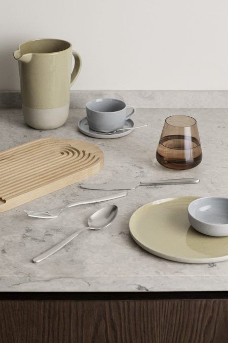 <p><strong>BLOMUS Помощна/десертна чиния SABLO</strong><br /><strong>• Цвят:</strong> сив ( stone) <br /><strong>• Размер:</strong> Ø 14 х 1,3 см<br /><strong>• Материал:</strong> керамика<br /><strong>• Подходяща за микровълнова фурна</strong><br /><strong>• Подходяща за съдомиялна машина</strong><br /><strong>Производител: BLOMUS / Германия<br /><em>DESIGN: Frederike Martens</em></strong></p><br />Марка: BLOMUS <br />Модел: BLOMUS 64304<br />Доставка: 2-4 работни дни<br />Гаранция: 2 години