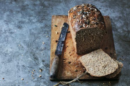 <p><span style="font-size: medium;"><strong>JAMIE OLIVER Правоъгълна форма за печене<br /></strong></span>•<strong> Форма за печене на хляб и козунак</strong><br />• <strong>Изработена от неръждаема стомана<br /></strong><strong>• Двуслойно безвредно незалепващо покритие <em>QUANTUM II</em><br />• <span style="color: #ff0000;">Без съдържание на PFOA<br /></span></strong>• <strong>За температури до 240° С<br /></strong>• <strong>Размери:</strong> 19 х 11,5 х 9 см<br />• <strong>Цвят:</strong> атлантическо зелено<br />• <span style="color: #ff0000;"><strong><span style="color: #000000;">Подходяща за съдомиялна машина</span></strong><br /></span><strong style="color: #ff0000;"><span style="color: #000000;">Производител: DKB Housеhold / Великобритания</span></strong></p><br />Марка: JAMIE OLIVER <br />Модел: JB 1450<br />Доставка: 2-4 работни дни<br />Гаранция: 2 години