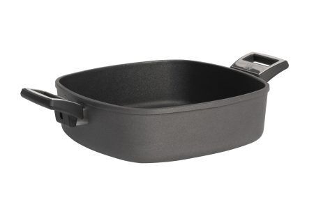<p><span style="font-size: large;"><strong>Тава дълбока 26 х 26 см</strong></span>
<li><strong>Незалепващо покритие: <span style="color: #0000ff;">Titanium 2000 Plus Non-Stick®</span></strong>  <li><strong>Размери</strong>:26 х 26 см  <li><strong>Височина: </strong>8 см  <li><strong>Дръжки:</strong> Бакелит - издържат до 260°С 
<li><strong>Производител: SKK, Германия</strong>
<li><strong>Подходяща за:<br /></strong>
<p><strong>       <img src="{{media url="/_1.jpg"}}" alt="" width="200" /></strong><</p>
</li><br />Марка: SKK <br />Модел: SKK 245<br />Доставка: 2-4 работни дни<br />Гаранция: 2 години