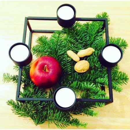 <p><span style="font-size: medium;"><strong>Магнитен свещник "CUBO" - 5 части</strong></span>
<p><strong>Материал: </strong> стомана, прахово боядисана, магнит
<p><strong>Размери: </strong>20 х 20  х 9 см 
<p><span style="font-size: small;"><em><strong>Design: FLIP</strong></em></span><br />Марка: PHILIPPI <br />Модел: PH 236001<br />Доставка: 2-4 работни дни<br />Гаранция: 2 години