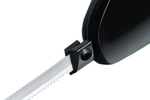 <p><strong>ROMMELSBACHER Eлектрически нож EM 150</strong><br />• <strong>Мощност:</strong> 120 W <br />• <strong>Захранване:</strong> 230 V, 50 Hz <br />• <strong>Материал:</strong> пластмасова конструкция, неръждаема стомана <br />• <strong>Мотор с ниски вибрации при работа</strong><br />• <strong>Максимално оперативно време: </strong> 15 минути, оставете уреда да се охлади хубаво и да достигне до стайна температура след приключване на работа <br />• <strong>2 броя двойни ножове за рязане на хранителни продукти:</strong><br /> – Нож с острие с едри зъби за рязане на замразени продукти <br />– Нож с острие със ситни зъби за рязане различни видове хранителни продукти <br />•<strong> Дължина на острието на ножовете:</strong> 15 см <br />• <strong>Бутон за включване и изключване</strong> <br />• <strong>Бутон за освобождаване на ножовете</strong><br />• <strong>Бутон за безопасност</strong><br />• <strong>Дръжка за удобен захват при употреба </strong><br />• <strong>Лесно почистване</strong><br />• <strong>Подходящ за разане на хляб, месо, колбаси, сирена, зеленчуци и сладкиши </strong><br />• <strong>Цвят: </strong>черен <br />• <strong>Размери:</strong> 5,9 x 43 x 10,5 cm <br />• <strong>Гаранция 24 месеца!</strong></p>
<p><em><span style="color: #ff0000;">Уредът е проектиран за максимално оперативно време от 15 минути. Когато достигнете този период от време, трябва да изчакате поне 5 минути, докато уредът се охлади. Ако не спазвате това, можете да повредите мотора на уреда!</span></em></p>
<li>Не използвайте ножа върху метални и полирани повърхности. </li>
<li>Не използвайте ножа за рязане на кости и кокали. Приставката с по-фините (по-дребните) остриета не е подходяща за рязане на замразена храна.<br /><strong>Производител: ROMMELSBACHER / Германия</strong></li><br />Марка: ROMMELSBACHER <br />Модел: EM 150<br />Доставка: 2-4 работни дни<br />Гаранция: 2 години
