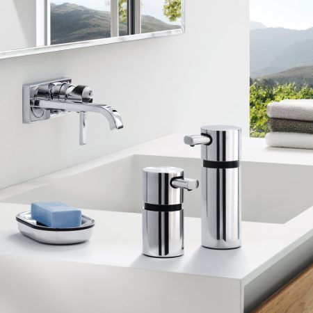 <p><span style="font-size: small;"><strong>BLOMUS Диспенсър за сапун AREO - полиран</strong> </span><br />• <strong>Вместимост: </strong>110 мл<br />•<strong> Височина:</strong> 11,5 см<br />• <strong>Размери:</strong> Ø 5,5 см<br />• <strong>Материал:</strong> полирана неръждаема стомана <br /> • <strong>Производител: </strong>BLOMUS, Германия <br /> <em><strong>DESIGN: Flöz Design</strong></em></p><br />Марка: BLOMUS <br />Модел: BLOMUS 68813<br />Доставка: 2-4 работни дни<br />Гаранция: 2 години