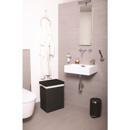 <p><span style="font-size: small;"><strong><strong>EKO EUROPE </strong>Кош за отпадъци с педал “ARTISTIC“</strong></span><br /> <strong>• Материал:</strong> прахово боядисана неръждаема стомана, пластмаса<br /><strong>• Цвят: </strong>черен<br /><strong>• Вместимост:</strong> 20 литра <br /><strong>• Размери:</strong> Ø 29,3 см / H 45,5 см.<br /><strong>• Вътрешна пластмасова кофа</strong><br /><strong>• Покритие срещу пръстови отпечатъци</strong><br /><strong>• Плавно отваряне и затваряне на капака</strong><br /><strong>• Фиксатор за найлонов чувал / торба</strong><br /><strong>Производител: EKO EUROPE / Холандия</strong></p><br />Марка: EKO-EUROPE <br />Модел: EKO 922520 - Matt black<br />Доставка: 2-4 работни дни<br />Гаранция: 2 години
