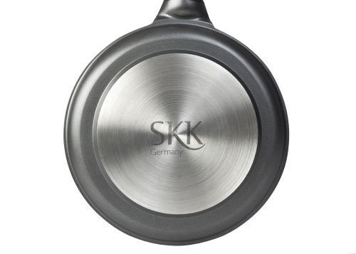<p><strong style="font-size: large;">SKK Индукционен тиган WOK с мобилна дръжка и капак</strong><br />• <strong>Материал:</strong> Ръчно лят алуминий с вградена стоманена вложка в дъното<br />• <strong>Покритие: Ново поколение </strong><span>незалепващо покритие на швейцарската марка <strong>ILAG </strong></span><span><br /></span>• <strong>Капак: </strong>стъкло и силиконов пръстен<br />• <strong>Диаметър:</strong> Ø 30 см<br />• <strong>Височина:</strong> 8,5 см<br />• <strong>Дръжка:</strong> мобилна / сваляща се/  <br />• <strong>Производител: SKK / Германия</strong><br /><strong>• Подходящ за: </strong></p>
<p><img src="{{media url="/file_12.jpg"}}" alt="" width="300" /></p><br />Марка: SKK <br />Модел: SKK 14976<br />Доставка: 2-4 работни дни<br />Гаранция: 2 години