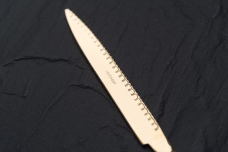 <br /><hr><br /><p><span style="font-size: small;"><strong>HERDMAR Комплект прибори за хранене "BETTY" за 6 човека от 24 части - позлатен</strong></span> <br /> • Изработени от неръждаема стомана <br />• Подходящи за почистване в съдомиялна машина. <br />• <strong><span style="color: #ff0000;">Позлатени с 24 каратово злато <span style="color: #000000;">(със сертификат ) </span></span></strong><br /> <span style="text-decoration: underline;"><strong>Комплектът включва:</strong></span> <br /> • Нож за хранене: 6 бр.<br /> • Вилица за хранене: 6 бр. <br />• Лъжица за хранене: 6 бр.<br /> • Десертна лъжичка: 6 бр. <br /> <strong>ПРОИЗВОДИТЕЛ: HERDMAR / Португалия</strong></p><br />Марка: HERDMAR <br />Модел: Herdmar 198-3024-0117-200-0017<br />Доставка: 2-4 работни дни<br />Гаранция: 2 години