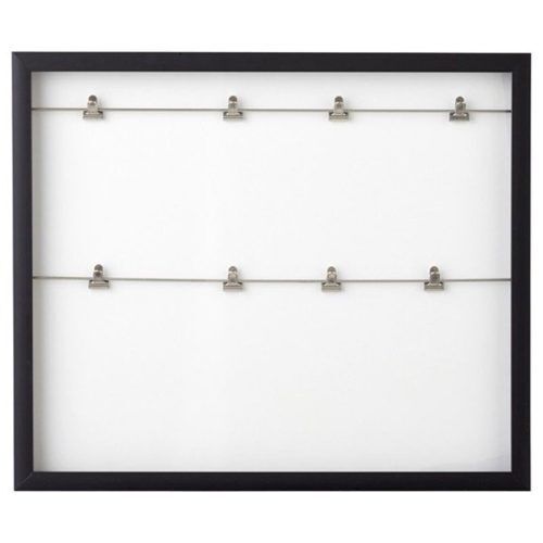 <p><span style="font-size: small;"><strong>UMBRA Колаж за снимки “CLIPLINE“ </strong></span><br />• <strong>Цвят:</strong> черен<br /> • <strong>Размер на рамката:</strong> 50,8 x 43,2 x 3,8 cm<br />• <strong>В комплект с 8 метални клипса<br /></strong>• <strong>Материал:</strong> пластмаса<br /><strong>Производител: UMBRA / Канада </strong><br /><strong>DESIGN: SUNG WOOK PARK</strong></p><br />Марка: Umbra HK Limited <br />Модел: UMBRA 311035-040<br />Доставка: 2-4 работни дни<br />Гаранция: 2 години