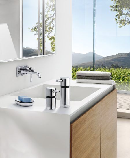 <p><span style="font-size: small;"><strong>BLOMUS Поставка за сапун AREO - полирана</strong></span> <br /> • <strong>Височина:</strong> 2,5 см <br />• <strong>Размери:</strong> 9,5 х 14,5 см <br />• <strong>Материал:</strong> полирана неръждаема стомана<br /> • <strong>Производител: </strong>BLOMUS, Германия <br /> <em><strong>DESIGN: Flöz Design</strong></em></p><br />Марка: BLOMUS <br />Модел: BLOMUS 68810<br />Доставка: 2-4 работни дни<br />Гаранция: 2 години
