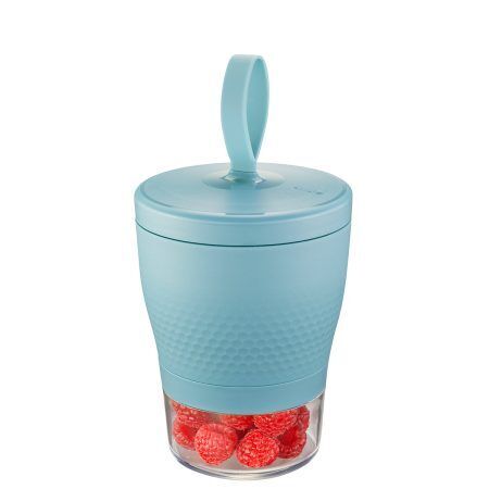 <p><strong><span style="font-size: small;">GEFU Двойна кутия за закуски "FOODIE"</span></strong> <br />• <strong>Голям контейнер: </strong>570 мл. (с тавичка за отцеждане на измити плодове) <br />• <strong>Малък контейнер:</strong> 185 мл. <br /> • <strong>Цвят:</strong> лазурно синьо <br />• <strong>Удобна и практична каишка за лесно пренасяне</strong> <br /> • <strong>Силиконово уплътнение за 100% защита от протичане</strong><br /> • <strong>Размери:</strong> Ø 11,5 см. 23 см. (h) <br /> • <strong>Материал:</strong> Пластмаса, силикон <br />• <strong>Подходящо за почистване в съдомиялна машина</strong> <br /><strong>Производител: GEFU / Германия</strong></p><br />Марка: GEFU - GERMANY <br />Модел: GEFU 12763<br />Доставка: 2-4 работни дни<br />Гаранция: 2 години