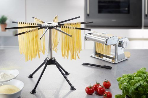 <p><strong><span style="font-size: small;">GEFU Сушилня за паста “DIVERSO“ </span></strong><br />• <strong>10 бр рамена с дължина 17 см</strong><br />•<strong> Може да се сгъва за спестяване на място</strong><strong><br /></strong>• <strong>Размери:</strong> Ø 42 х 30,2 см (h)<br />• <strong>Материал</strong>: неръждаема стомана, пластмаса<br /><strong>Производител: GEFU / Германия</strong></p><br />Марка: GEFU - GERMANY <br />Модел: GEFU 28371<br />Доставка: 2-4 работни дни<br />Гаранция: 2 години