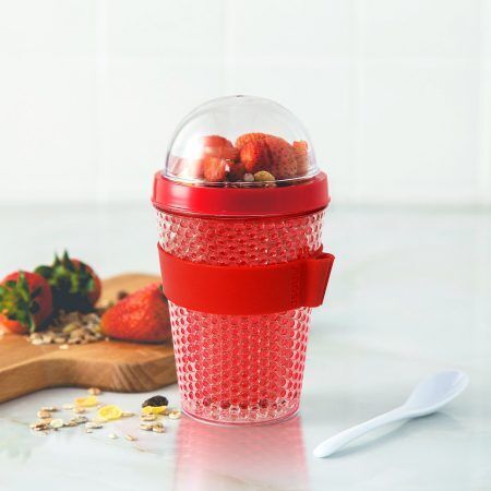 <p><strong><span style="font-size: small;">ASOBU Двустенна охлаждаща чаша с лъжичка“CHILL YO 2 GO“</span></strong><br />• <strong>Двойни стени с вграден охлаждащ гел<br /></strong>• <strong>Вместимост:</strong> 386 мл.<br />• <strong>Размери:</strong> 10,8 x 17,8 см <br />• <strong>Тегло:</strong> 0,286 кг<br />• <strong>Материал:</strong> акрил, силикон, меламин<br />• <strong>Не загрявайте на котлон или в микровълнова фурна </strong><br /><strong>• Мийте само на ръка</strong><br /><strong> •100% без съдържание на Бисфенол А /BPA/</strong><br />• <strong>Цвят:</strong> червен<br /><strong>Производител: ASOBU / Канада</strong></p><br />Марка: ASOBU <br />Модел: ASOBU - CY2GO RED<br />Доставка: 2-4 работни дни<br />Гаранция: 2 години