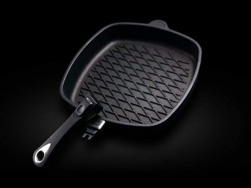 <p><span style="font-size: small;"><strong>AMT Gastroguss Тиган барбекю</strong></span></p>
<p><span>• Подходящ за пържене и печене</span><br /><span>• </span><strong>Материал:</strong><span> лят алуминий</span><br /><span>• </span><strong>Покритие:</strong><span> Незалепващо покритие</span><strong><span style="color: #0000ff;"> Lotan®</span>,</strong><span> произведено и сертифицирано в Германия, с гаранции за най-високо качество.</span><br /><span>• <strong>Размери</strong></span><strong>:</strong><span> 28 х 28 см.</span><br /><span>•</span><strong> Височина:</strong><span> 5 см.</span><br /><span>• </span><strong>Дебелина на дъното:</strong><span> 9 мм.</span><br /><span>• </span><strong>Дебелина на стената:</strong><span> 6 мм.</span><br /><span>• </span><strong>Дръжка:</strong><span> патентована подвижна дръжка</span><br /><span>• </span><strong>Без капак</strong><br /><span>Производител: </span><strong>AMT Gastroguss Германия</strong><br /><span>Подходящ за:</span><br /><img src="https://www.vip-giftshop.com/media//_1_5.jpg" alt="" width="150" /><br /><br /></p><br />Марка: AMT <br />Модел: AMT E285 BBQ - Z20B<br />Доставка: 2-4 работни дни<br />Гаранция: 2 години