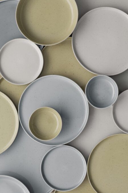 <p><strong>BLOMUS Помощна/десертна чиния SABLO</strong><br /><strong>• Цвят:</strong> сив ( stone) <br /><strong>• Размер:</strong> Ø 14 х 1,3 см<br /><strong>• Материал:</strong> керамика<br /><strong>• Подходяща за микровълнова фурна</strong><br /><strong>• Подходяща за съдомиялна машина</strong><br /><strong>Производител: BLOMUS / Германия<br /><em>DESIGN: Frederike Martens</em></strong></p><br />Марка: BLOMUS <br />Модел: BLOMUS 64304<br />Доставка: 2-4 работни дни<br />Гаранция: 2 години