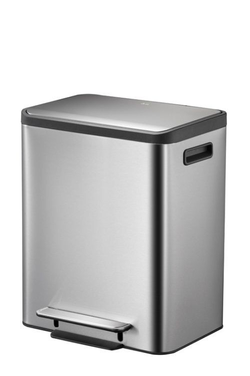 <p><span style="font-size: small;"><strong>EKO Кош за отпадъци с педал “ECOCASA“</strong></span><br /> • Материал: матирана неръждаема стомана, пластмаса<br />• Цвят: хром<br />• Функция за заключване на капака в отворена позиция за лесно почистване или смяна на торбата<br />• Вместимост: 30 литра <br />• Размери: 40,4 х 32,1 х 49,2 см<br />• 1 бр вътрешни пластмасови кофи <br />• Покритие срещу пръстови отпечатъци<br />• Безшумно отваряне и затваряне на капака<br />• Фиксатор за найлонов чувал / торба<br /><strong>Производител: EKO EUROPE / Холандия</strong></p><br />Марка: EKO-EUROPE <br />Модел: EKO 912830 - Mat RVS<br />Доставка: 2-4 работни дни<br />Гаранция: 2 години
