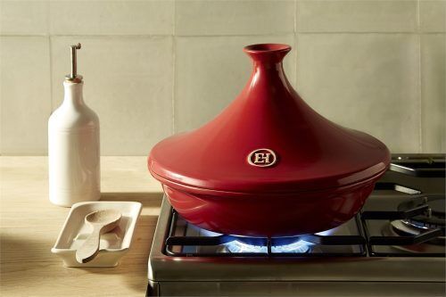 <p><strong>EMILE HENRY Керамичен тажин "TAGINE"</strong> <br />• <strong>Ръчно изработен от 100% естествени материали<br />• Устойчив на температури: </strong>- 20º С до + 290º С<strong><br />• Равномерно разпределение на топлината<br />• Задържа топлината на ястието по-дълго от обикновените съдове<br />• Висока устойчивост на надраскване <br /></strong>• <strong>Материал:  <span style="color: #ff0000;">Flame® ceramic</span></strong> / керамика /<br />• <strong>Без съдържание на олово, кадмий и никел</strong><br />• <strong>Външен размер:</strong> 27 х 20 см (ДхВ)<br />• <strong>Вътрешена дължина: </strong>25,5 см<strong><br /></strong>• <strong>Вътрешна височина</strong>: 6 см<br />• <strong>Вместимост:</strong> 2,95 литра<br />• <strong>Тегло:</strong> 2,47 кг<br />• <strong>Размери на опаковката:</strong> 35 х 34 х 21 см (ДхШхВ)<br />• <strong>Тегло с опаковката:</strong> 3,4 кг<br />• <strong>Цвят: </strong>червен <br /><strong>• Подходящ за: </strong> газови, електрически, керамични и халогенни котлони <br /><strong>• Подходящ за: </strong>фурна / микровълнова фурна / фризер / съдомиялна машина<br /><strong>Производител: EMILE HENRY / Франция</strong></p><br />Марка: Emile Henry <br />Модел: EH 5626-34<br />Доставка: 2-4 работни дни<br />Гаранция: 2 години