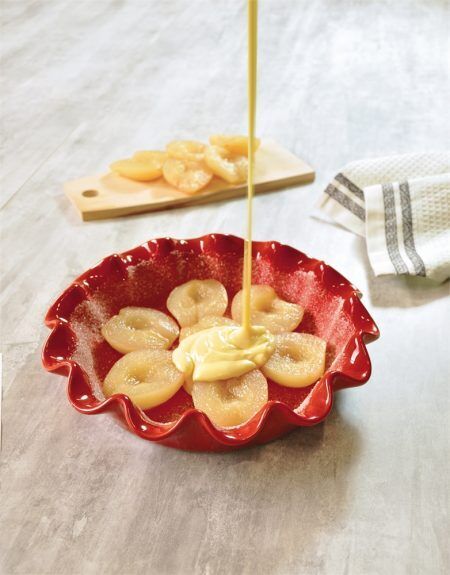 <p><strong>EMILE HENRY Керамична форма за пай "RUFFLED PIE DISH"</strong><br />• <strong>Ръчно изработена от 100% естествени материали<br />• Устойчива на температури: </strong>- 20º С до + 270º С<strong><br />• Равномерно разпределение на топлината<br />• Задържа топлината на ястието по-дълго от обикновените съдове<br />• Висока устойчивост на надраскване <br /></strong>• <strong>Материал:  <span style="color: #ff0000;">HR® Ceramic (High Resistance) <span style="color: #000000;">/</span></span></strong><span style="color: #ff0000;"><span style="color: #000000;"> Високо устойчива керамика</span></span><strong><span style="color: #ff0000;"><span style="color: #000000;"> / </span><br /><span style="color: #000000;">• Без съдържание на олово, кадмий и никел</span><br /><span style="color: #000000;">• Размер: </span></span></strong><span style="color: #ff0000;"><span style="color: #000000;">Ø</span></span><span style="color: #ff0000;"><span style="color: #000000;"> </span></span><span style="color: #ff0000;"><span style="color: #000000;">27 см х  6 см (h)<br /></span></span><span style="color: #ff0000;"><span style="color: #000000;">• <strong>Вместимост:</strong> 1 литър</span><br /><span style="color: #000000;"><strong>• Тегло: </strong>1,15 кг</span><br /><span style="color: #000000;">• <strong>Цвят: </strong>червен</span><br /><span style="color: #000000;">• <strong>Подходяща за: </strong>фурна / микровълнова фурна / фризер / съдомиялна машина</span><br /><strong><span style="color: #000000;">Производител: EMILE HENRY / Франция</span></strong></span></p><br />Марка: Emile Henry <br />Модел: EH 6187-34<br />Доставка: 2-4 работни дни<br />Гаранция: 2 години
