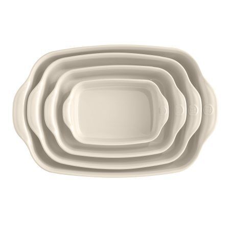 <p><strong>EMILE HENRY Керамична провоъгълна тава за печене "RECTANGULAR OVEN DISH"</strong><br />• <strong>Ръчно изработена от 100% естествени материали<br />• Устойчива на температури: </strong>- 20º С до + 270º С<strong><br />• Равномерно разпределение на топлината<br />• Задържа топлината на ястието по-дълго от обикновените съдове<br />• Висока устойчивост на надраскване <br /></strong>• <strong>Материал:  <span style="color: #ff0000;">HR® Ceramic (High Resistance) <span style="color: #000000;">/</span></span></strong><span style="color: #ff0000;"><span style="color: #000000;"> Високо устойчива керамика</span></span><strong><span style="color: #ff0000;"><span style="color: #000000;"> / </span><br />• <span style="color: #000000;">Без съдържание на олово, кадмий и никел</span><br /><span style="color: #000000;">• Външен размер вкл.дръжките: </span></span></strong><span style="color: #ff0000;"><span style="color: #000000;">36,5 х 23,5 х 7,5 см</span></span><span style="color: #ff0000;"><br /><strong><span style="color: #000000;">• Вътрешен размер: </span></strong><span style="color: #000000;">30 х 22 х 6 см<br /></span></span><span style="color: #ff0000;"><span style="color: #000000;">• <strong>Вместимост:</strong> 2,7 литра</span><br /><span style="color: #000000;"><strong>• Тегло: </strong>1,8 кг</span><br /><span style="color: #000000;">• <strong>Цвят: </strong>екрю</span><br /><span style="color: #000000;">• <strong>Подходяща за: </strong>фурна / микровълнова фурна / фризер / съдомиялна машина</span><br /><strong><span style="color: #000000;">Производител: EMILE HENRY / Франция</span></strong></span></p><br />Марка: Emile Henry <br />Модел: EH 9652-02<br />Доставка: 2-4 работни дни<br />Гаранция: 2 години