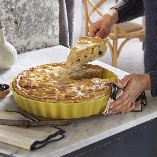 <p><span style="color: #000000;"><strong>EMILE HENRY Керамична дълбока форма за тарт "DEEP TART DISH" </strong></span><br /><span style="color: #000000;">• <strong>Ръчно изработена от 100% естествени материали<br />• Устойчива на температури: </strong>- 20º С до + 270º С<strong><br />• Равномерно разпределение на топлината<br />• Задържа топлината на ястието по-дълго от обикновените съдове<br />• Висока устойчивост на надраскване <br /></strong>• </span><strong><span style="color: #000000;">Материал:</span>  <span style="color: #ff0000;">HR® Ceramic (High Resistance) <span style="color: #000000;">/ </span></span></strong><span style="color: #ff0000;"><span style="color: #000000;">Високо устойчива керамика</span></span><strong><span style="color: #ff0000;"><span style="color: #000000;"> / </span><br /><span style="color: #000000;">• Без съдържание на олово, кадмий и никел</span><br /><span style="color: #000000;">• Външен диаметър: </span></span></strong><span style="color: #ff0000;"><span style="color: #000000;">Ø 32</span></span><span style="color: #ff0000;"><span style="color: #000000;"> см</span></span><span style="color: #ff0000;"><br /><strong><span style="color: #000000;">• Вътрешен диаметър: </span></strong><span style="color: #000000;">Ø</span><span style="color: #000000;"> 30,4</span><span style="color: #000000;"> см<br />• <strong>Височина:</strong> 5 см<br /></span></span><span style="color: #ff0000;"><span style="color: #000000;"><strong>• Максимална вместимост: </strong>3,04 литра<br /><strong>• Използваема вместимост:</strong> 2,8 литра<br /><strong>• Брой порции:</strong> 8 - 10</span><br /><span style="color: #000000;"><strong>• Тегло: </strong>1,5 кг</span><br /><span style="color: #000000;">• <strong>Цвят: </strong>жълт</span><br /><span style="color: #000000;">• <strong>Подходяща за: </strong>фурна / микровълнова фурна / фризер / съдомиялна машина</span><br /><strong><span style="color: #000000;">Производител: EMILE HENRY / Франция</span></strong></span></p><br />Марка: Emile Henry <br />Модел: EH 6032-90<br />Доставка: 2-4 работни дни<br />Гаранция: 2 години