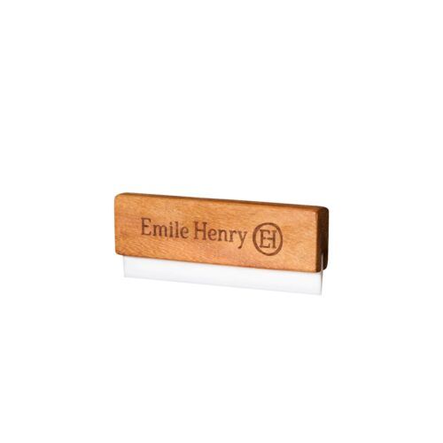 <p><strong>EMILE HENRY Нож за тесто BAKER'S BLADE </strong> <br /><strong>• Дръжка от бук<br /></strong>• <strong>Острие от керамика</strong><br />• <strong>Размер вкл дръжките:</strong> 7 х 2 см<br />• <strong>Тегло:</strong> 0,02 кг<br /><strong>Производител: EMILE HENRY / Франция</strong></p><br />Марка: Emile Henry <br />Модел: EH 0091-08<br />Доставка: 2-4 работни дни<br />Гаранция: 2 години