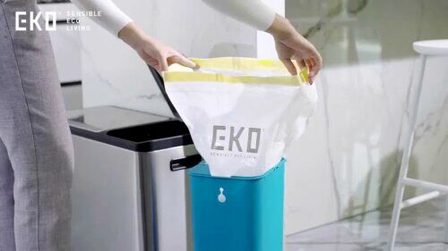 <p><span style="font-size: small;"><strong>EKO Кош за отпадъци с педал “ECOCASA“</strong></span><br /> • Материал: матирана неръждаема стомана, пластмаса<br />• Цвят: хром<br />• Функция за заключване на капака в отворена позиция за лесно почистване или смяна на торбата<br />• Вместимост: 30 литра <br />• Размери: 40,4 х 32,1 х 49,2 см<br />• 1 бр вътрешни пластмасови кофи <br />• Покритие срещу пръстови отпечатъци<br />• Безшумно отваряне и затваряне на капака<br />• Фиксатор за найлонов чувал / торба<br /><strong>Производител: EKO EUROPE / Холандия</strong></p><br />Марка: EKO-EUROPE <br />Модел: EKO 912830 - Mat RVS<br />Доставка: 2-4 работни дни<br />Гаранция: 2 години