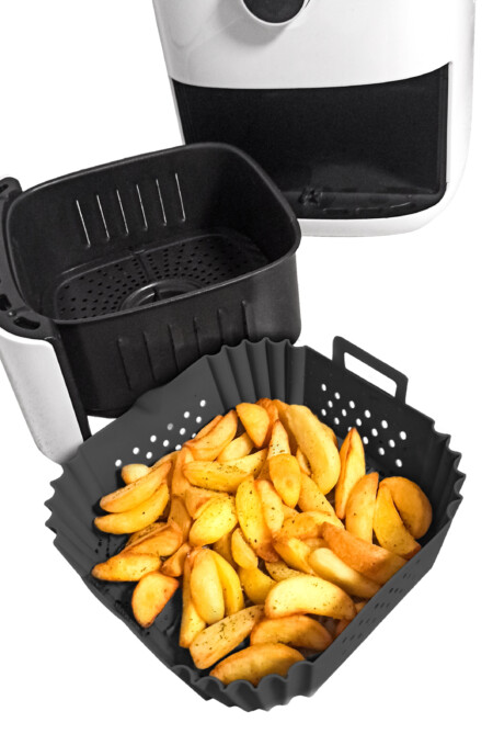 <p><strong>Nerthus Перфорирана силиконова кошница за AIR FRYER</strong><br /><span><strong>Размери: </strong>20.5 х 20.5 х 7 см.</span><br /><span><strong>Тегло: </strong>0,162 кг.</span><br /><span><strong>Материал: </strong>Силикон, подходящ за контакт с храна<br /><strong>Устойчива на температури от -40°С до +240°С</strong><br /></span><strong>Лесна за почистване - ръчно и в съдомиялна</strong><br /><strong>За мнгократна употреба</strong><br /><strong>Производител: Vin Bouquet, Испания</strong></p><br />Марка: Vin Bouquet <br />Модел: VB FIH 1175<br />Доставка: 2-4 работни дни<br />Гаранция: 2 години