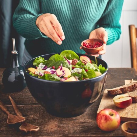 <p><strong>EMILE HENRY Керамична купа за салата "SALAD BOWL"</strong> <br />•<strong> Ръчно изработена от 100% естествени материали<br />• Устойчивост на температури: </strong>от - 20º С до + 270º С<strong><br />• Задържа топлината на ястието по-дълго <br />• Висока устойчивост на надраскване <br /></strong>• <strong>Материал:  <span style="color: #ff0000;">HR® Ceramic (High Resistance) <span style="color: #000000;">/</span></span></strong><span style="color: #ff0000;"><span style="color: #000000;"> Високо устойчива керамика</span></span><strong><span style="color: #ff0000;"><span style="color: #000000;"> / </span><br /><span style="color: #000000;">• Без съдържание на олово, кадмий и никел</span><br /></span></strong><span style="color: #ff0000;"><strong><span style="color: #000000;">• Външен диаметър: </span></strong><span style="color: #000000;">Ø</span><span style="color: #000000;"> </span><span style="color: #000000;">27 см<br />• <strong>Височина:</strong> 15 см</span></span><span style="color: #ff0000;"><span style="color: #000000;"><br /></span><span style="color: #000000;">• <strong>Вместимост:</strong> 5,2 литра</span><br /><span style="color: #000000;">• <strong>Цвят: </strong>тъмнозелен</span><br /><span style="color: #000000;">• <strong>Подходяща за: </strong>фурна / микровълнова фурна / фризер / съдомиялна машина</span><br /><strong><span style="color: #000000;">Производител: EMILE HENRY / Франция</span></strong></span></p><br />Марка: Emile Henry <br />Модел: EH 6500-73<br />Доставка: 2-4 работни дни<br />Гаранция: 2 години