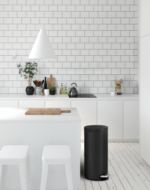 <p><strong>EKO EUROPE Кош за отпадъци с педал “SERENE“</strong><br /><span><strong>• Материал: </strong>неръждаема стомана, пластмаса</span><br /><span><strong>• Цвят:</strong> черен мат</span><br /><span><strong>• Вместимост:</strong> 30 литра</span><br /><span><strong>• Размери:</strong> 29,3 х 36,6 x 65 см.</span><br /><strong>• Вътрешна пластмасова кофа</strong><br /><strong>• Покритие срещу пръстови отпечатъци</strong><br /><strong>• Безшумно отваряне и затваряне на капака</strong><br /><strong>• Фиксатор за найлонов чувал / торба</strong><br /><strong>Производител: EKO EUROPE / Холандия</strong></p><br />Марка: EKO-EUROPE <br />Модел: EKO 921530 - Matt black<br />Доставка: 2-4 работни дни<br />Гаранция: 2 години