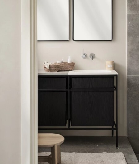 <p><span style="font-size: small;"><strong>BLOMUS Плетен панер за съхранение TELA, M размер</strong></span><br />• <strong>Размери:</strong> 10 х 15 см<br /> • <strong>Височина: </strong>9 см<br />• <strong>Цвят: </strong> пепел от рози (Bark) <br />•<strong> Материал:</strong> синтетични влакна<br /><strong>• Производител:</strong> BLOMUS, Германия <br /><em><strong>DESIGN:</strong> <strong>blomus Studio</strong></em></p><br />Марка: BLOMUS <br />Модел: BLOMUS 66468<br />Доставка: 2-4 работни дни<br />Гаранция: 2 години