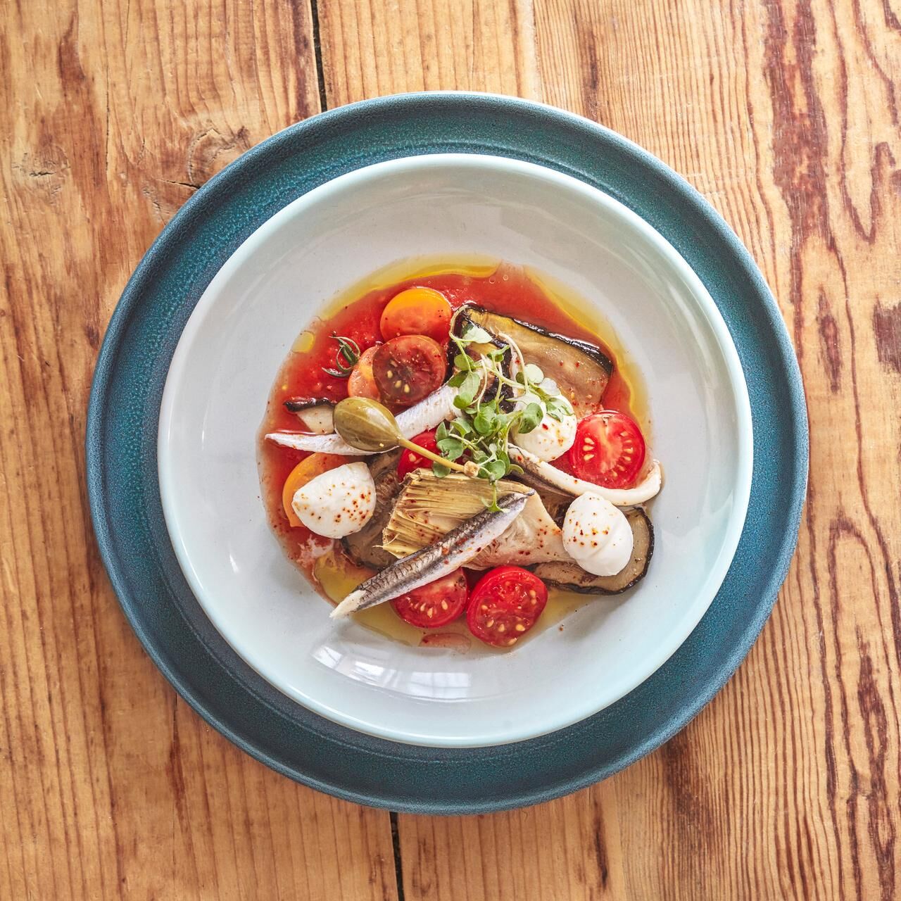 EMILE HENRY Керамична чиния Ø 28 – цвят синьо-зелен / екрю