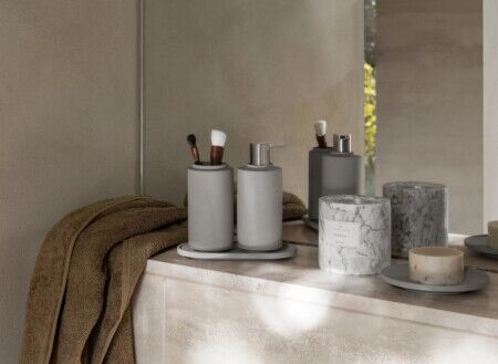 BLOMUS Ароматна свещ FRABLI размер L – цвят Sharkskin – аромат Tonga