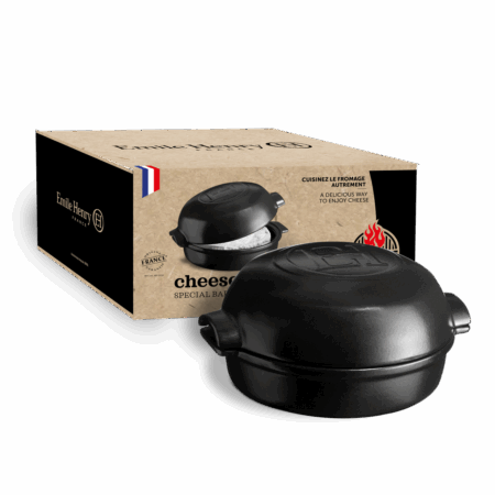 <p><strong>EMILE HENRY Форма за печене с капак "BBQ CHEESE BAKER" </strong> <br />• <strong>Ръчно изработена от 100% естествени материали<br />• Устойчива на температури: </strong>- 20º С до + 290º С<strong><br />• Равномерно разпределение на топлината<br />• Задържа топлината на ястието по-дълго от обикновените съдове<br />• Висока устойчивост на надраскване <br /></strong>• <strong>Материал: <span style="color: #ff0000;">BBQ Ceramic</span></strong><br />• <strong>Външен размер вкл.дръжките:</strong> 20 х 18 х 10 см (ДхШхВ)<br />• <strong>Вместимост:</strong> 0,550 литра <br />• <strong>Тегло:</strong> 1,1 кг<br />• <strong>Цвят: </strong>трюфел<br /><strong>• Подходяща за: </strong>барбекю (газ или на дървени въглища)/фурна / микровълнова фурна / фризер / съдомиялна машина<br /><strong>Производител: EMILE HENRY / Франция</strong></p><br />Марка: Emile Henry <br />Модел: EH 8417-71B<br />Доставка: 2-4 работни дни<br />Гаранция: 2 години
