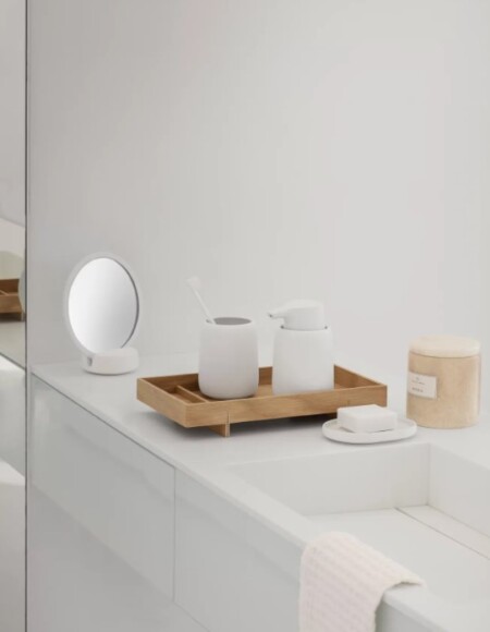 <p><strong>BLOMUS Сапунерка “SONO“ - цвят светло сив (Micro Chip)</strong><br /><span>• </span><strong>Размер: </strong><span>13 х 10 х 1 см (ДхШхВ)</span><br /><span>• </span><strong>Материал: </strong><span>керамика</span><br /><span>•</span><strong> Цвят: </strong><span>светло сив (Micro Chip) </span><br /><strong>Производител: </strong><span>BLOMUS, Германия</span></p><br />Марка: BLOMUS <br />Модел: BLOMUS 66289<br />Доставка: 2-4 работни дни<br />Гаранция: 2 години